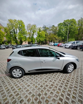 Renault Clio cena 26000 przebieg: 141900, rok produkcji 2014 z Warszawa małe 46